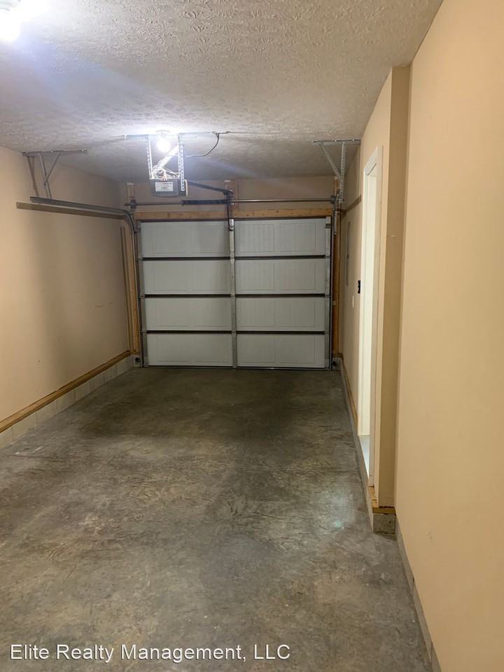 2122 Village Run - Photo 3 of 17