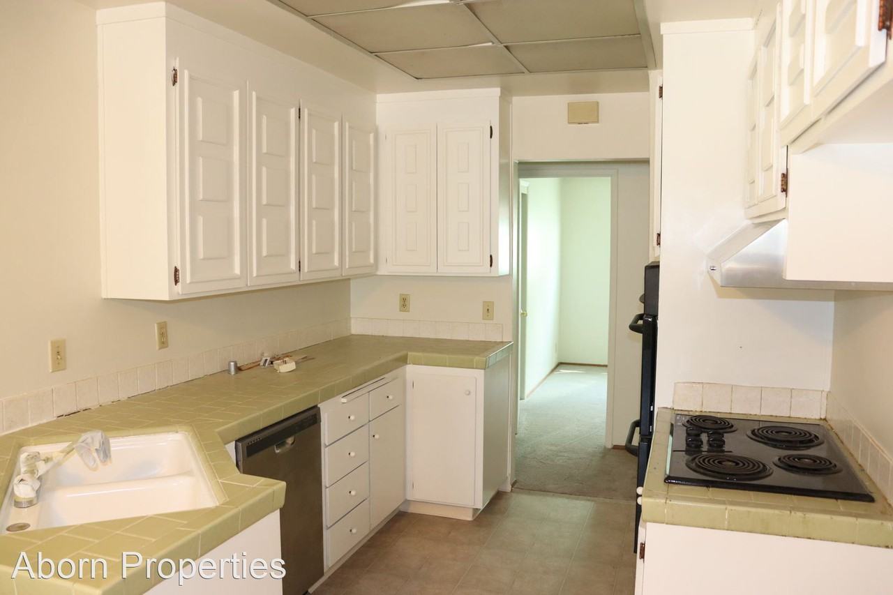 3205 Knights Bridge Rd - Photo 3 of 6