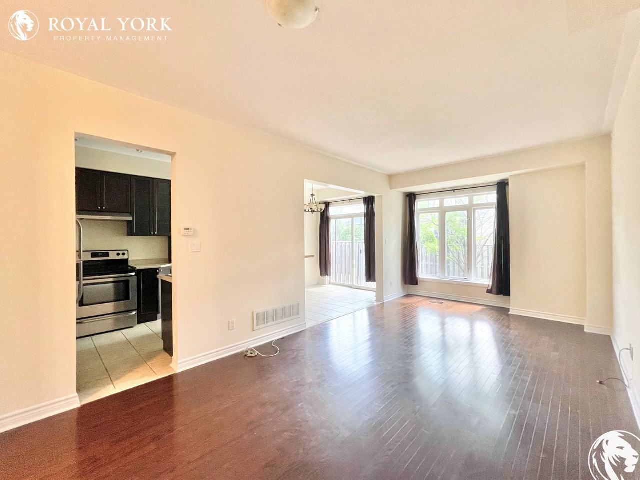 1062 Ryckman Common - Photo 2 of 33