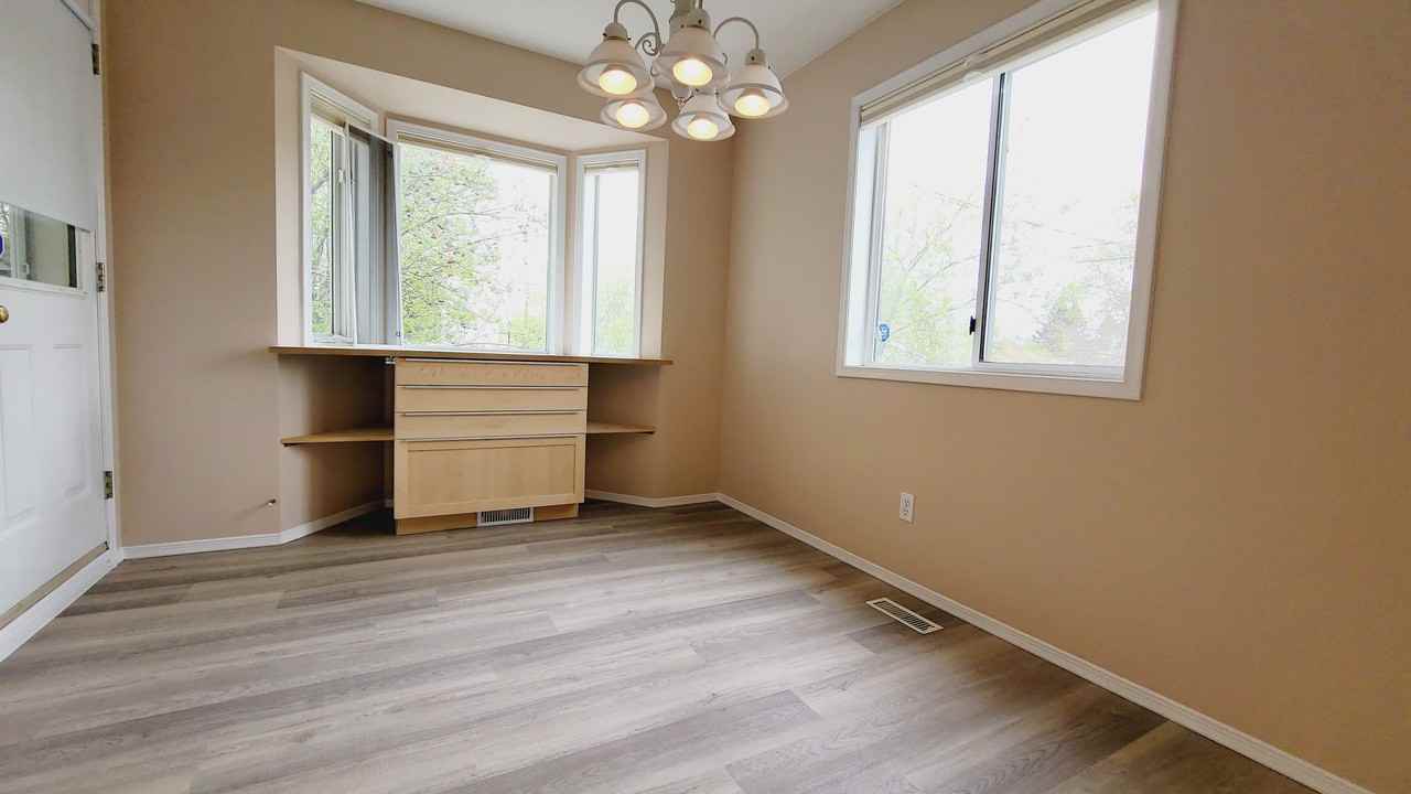 9449 156 St Nw - Photo 3 of 34