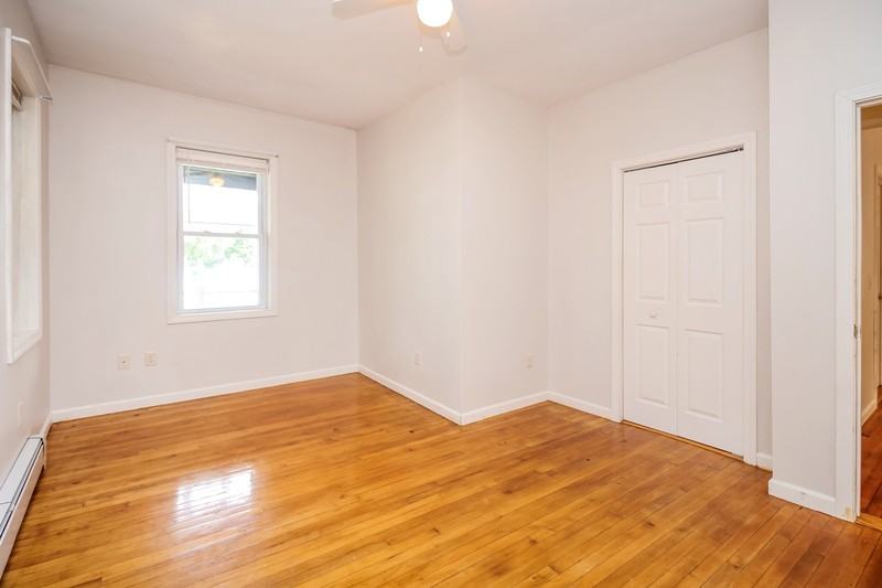 174 Pleasant St - Photo 7 of 14