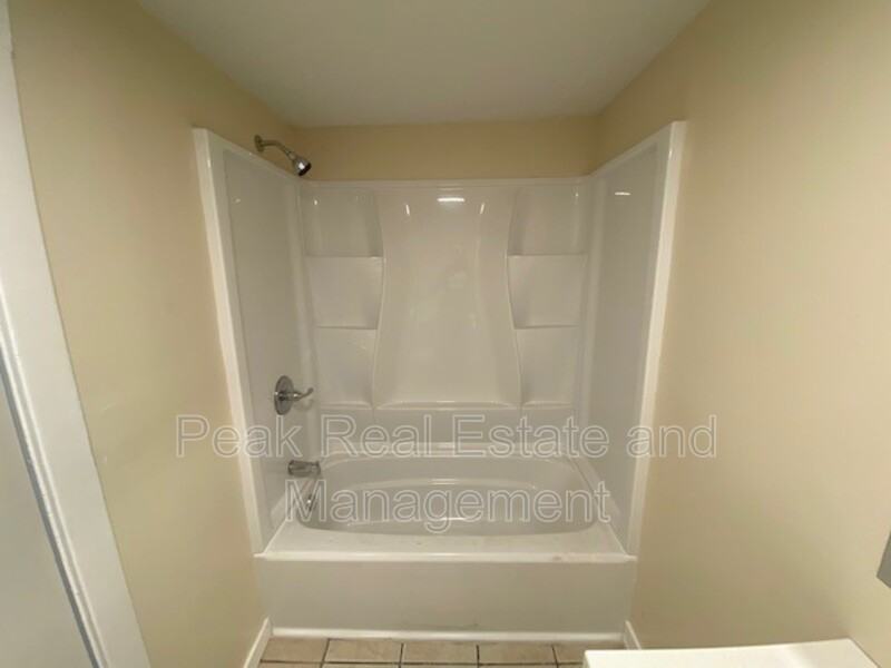 740 Oakland Ave Sw - Photo 3 of 9