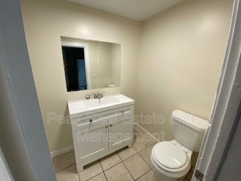 740 Oakland Ave Sw - Photo 4 of 9