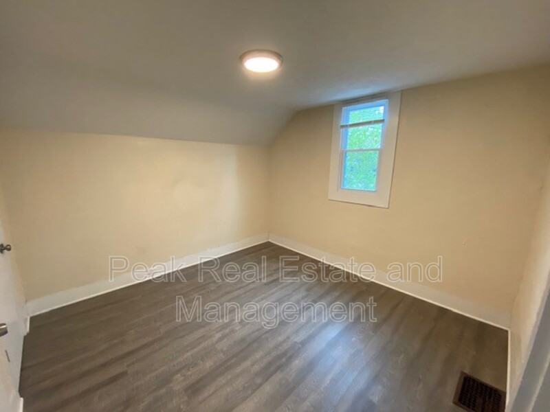 740 Oakland Ave Sw - Photo 5 of 9