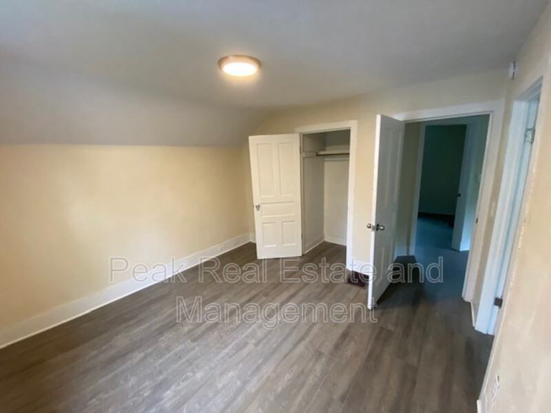 740 Oakland Ave Sw - Photo 6 of 9