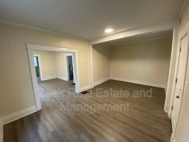 740 Oakland Ave Sw - Photo 7 of 9