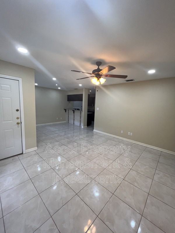 2105 Grayson Ave - Photo 2 of 10