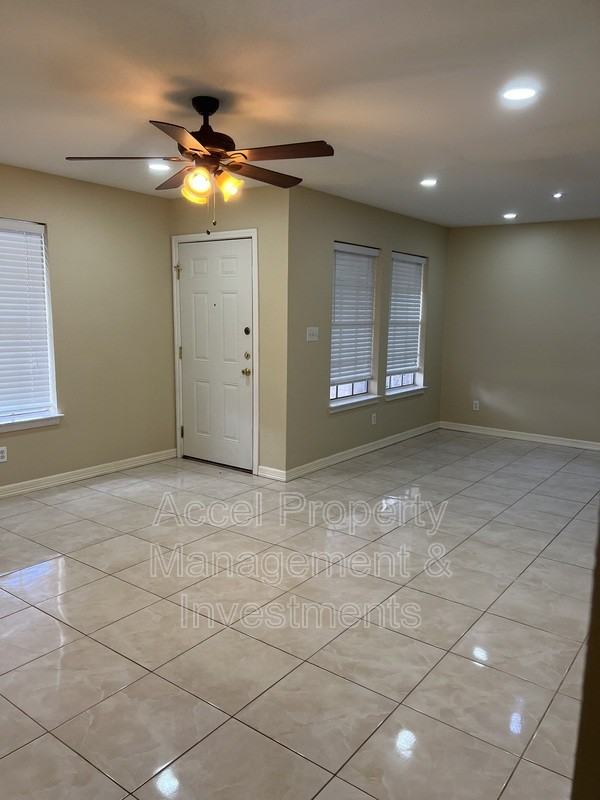 2105 Grayson Ave - Photo 3 of 10