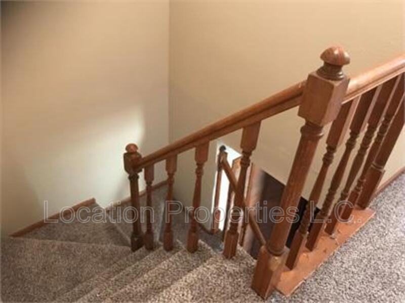 324 Northwood Ln - Photo 2 of 9