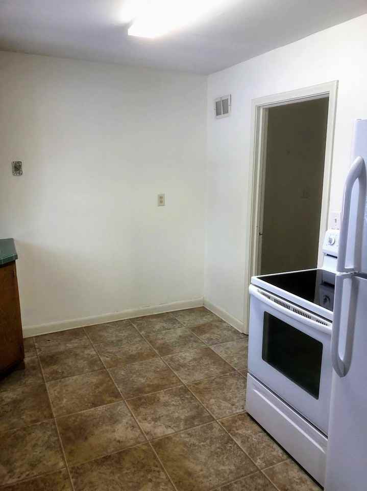 907 Pryor Avenue North #907 - Photo 3 of 14