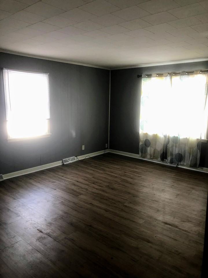 907 Pryor Avenue North #907 - Photo 4 of 14