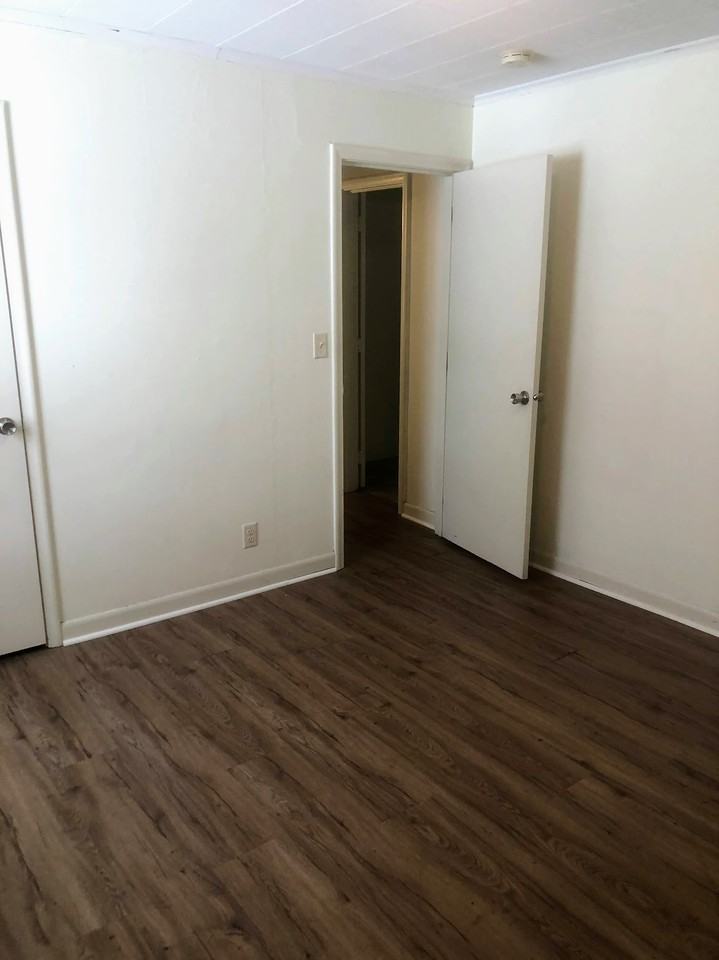 907 Pryor Avenue North #907 - Photo 6 of 14