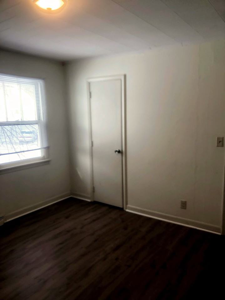 907 Pryor Avenue North #907 - Photo 7 of 14