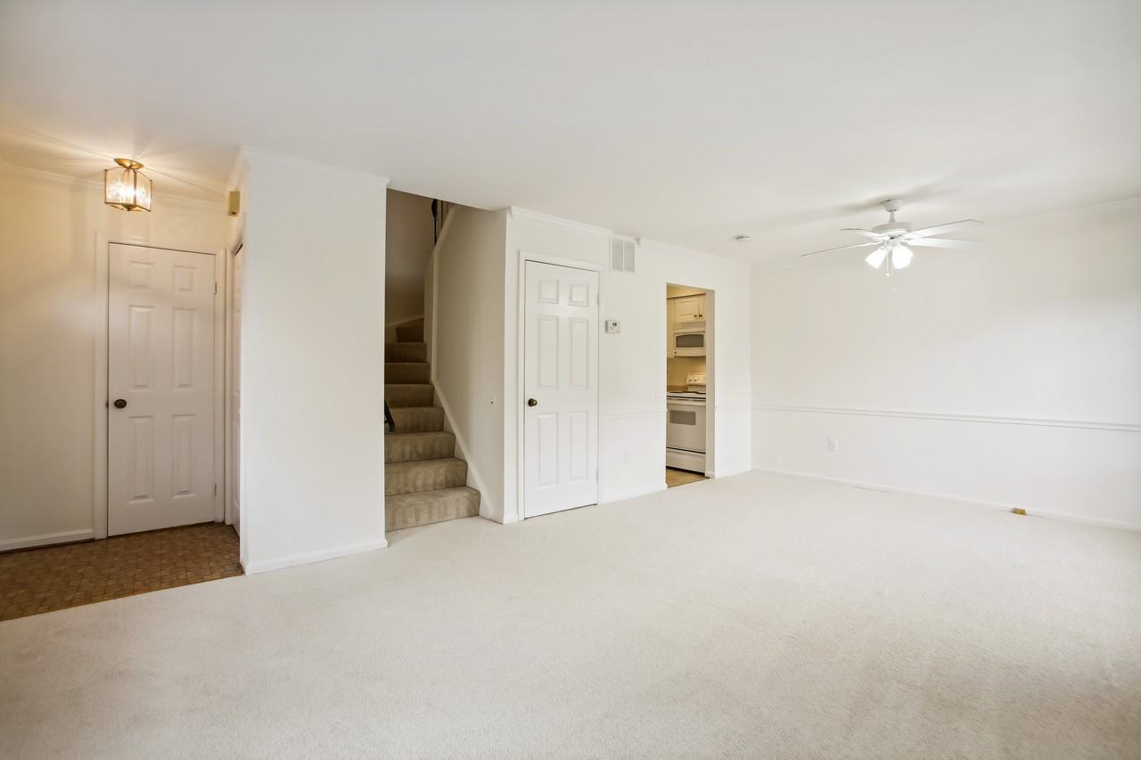 1310 Chetworth Ct - Photo 3 of 13