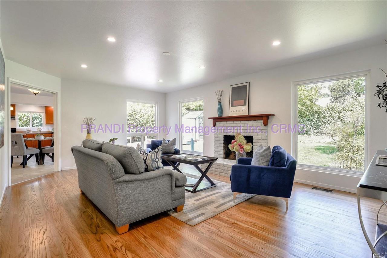 2040 Shady Ln - Photo 2 of 4