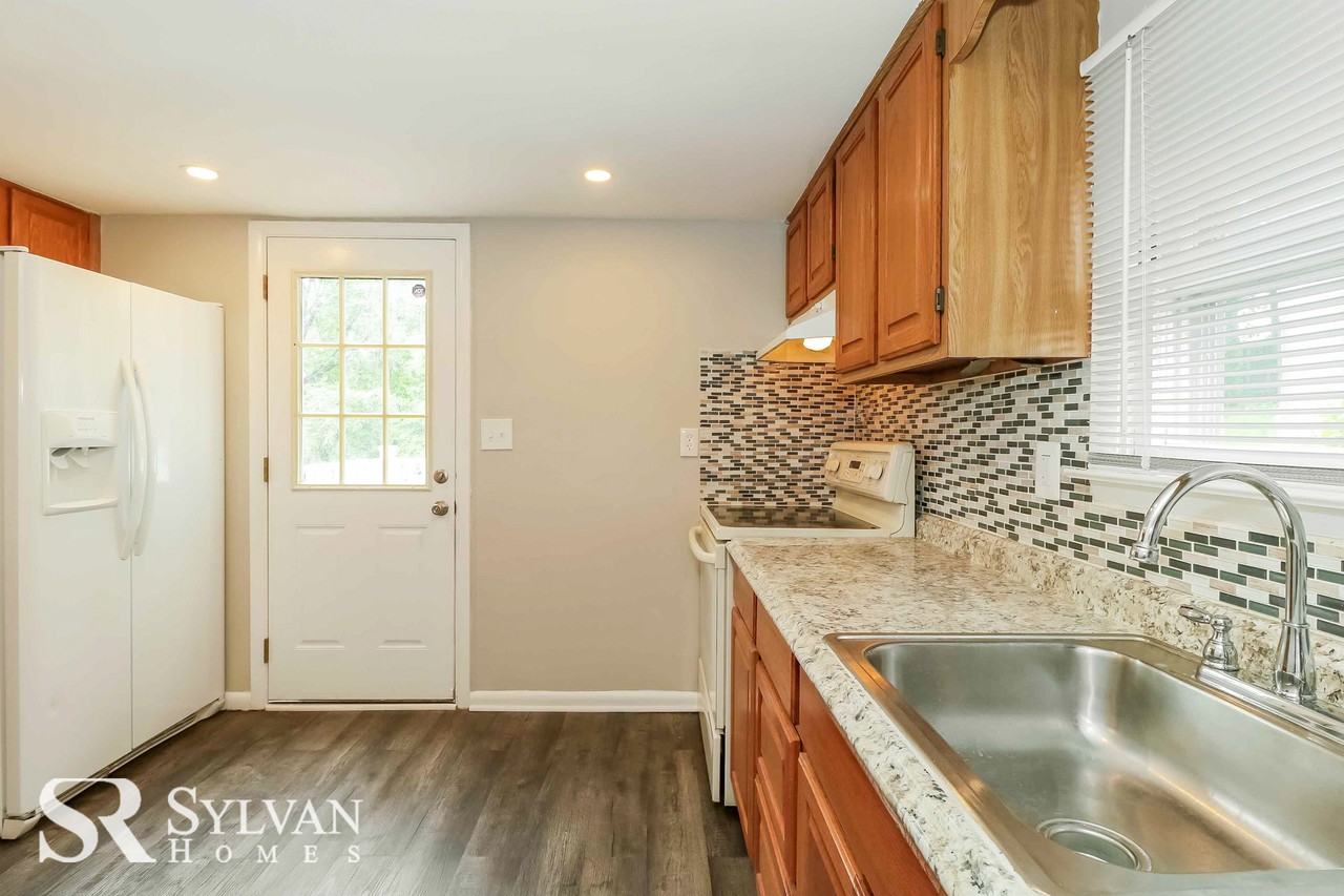 215 Zeppelin Ave - Photo 2 of 3