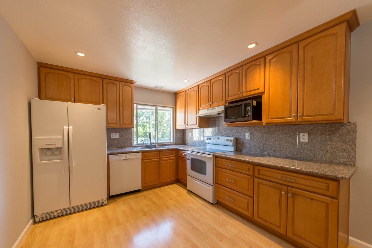 1031 Clyde Ave #1504