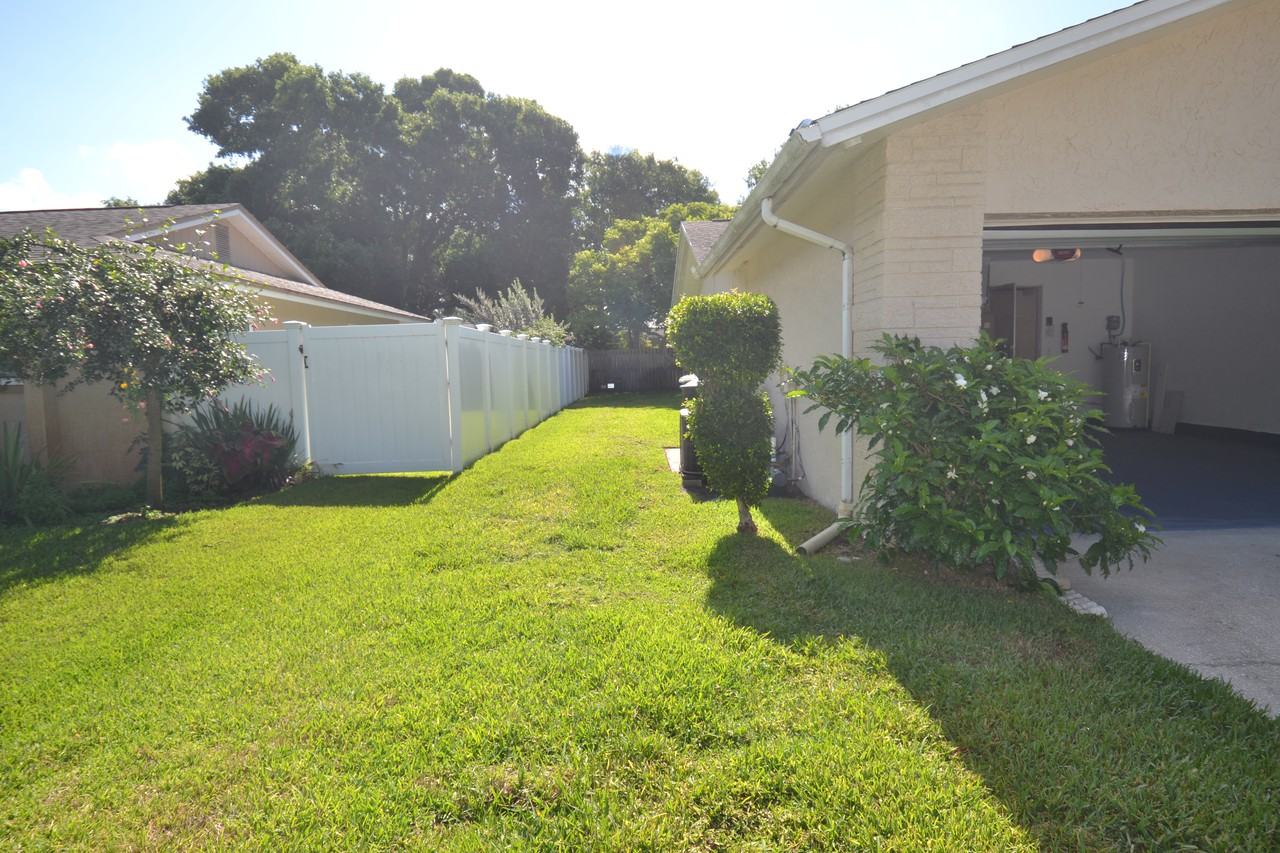 2357 White Oak Cir - Photo 2 of 21