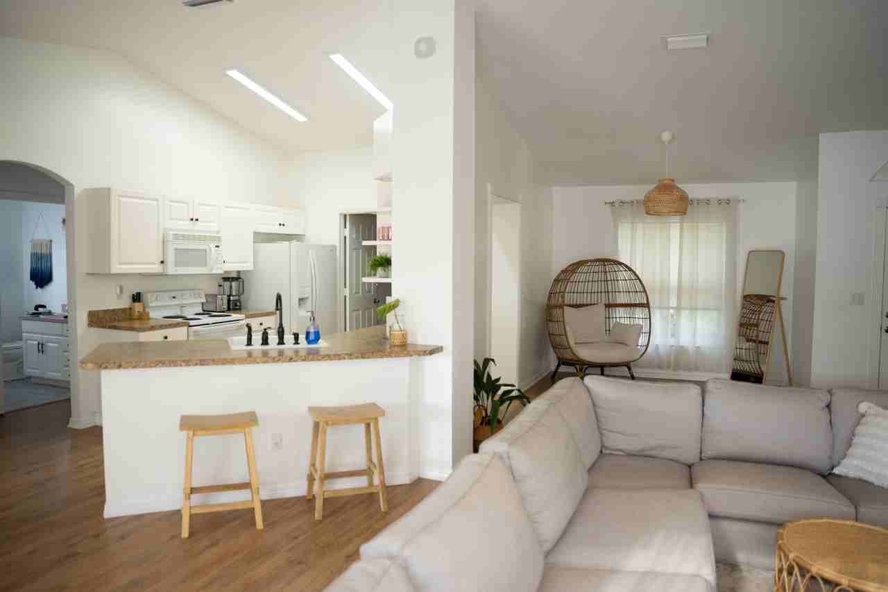 19808 Wyndmill Cir - Photo 2 of 7