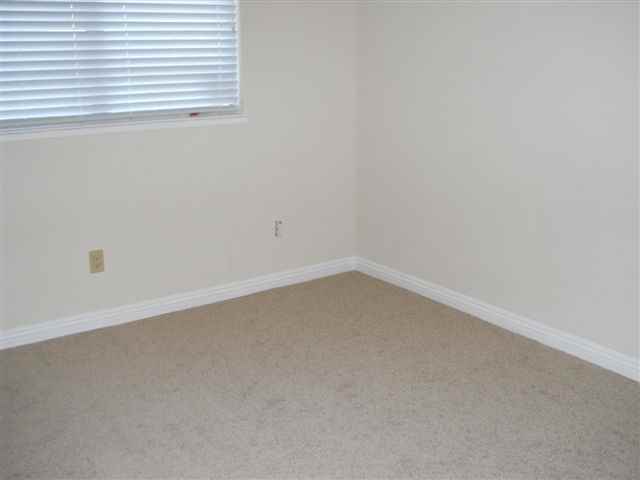 8604 Maple Grove Ct - Photo 3 of 3