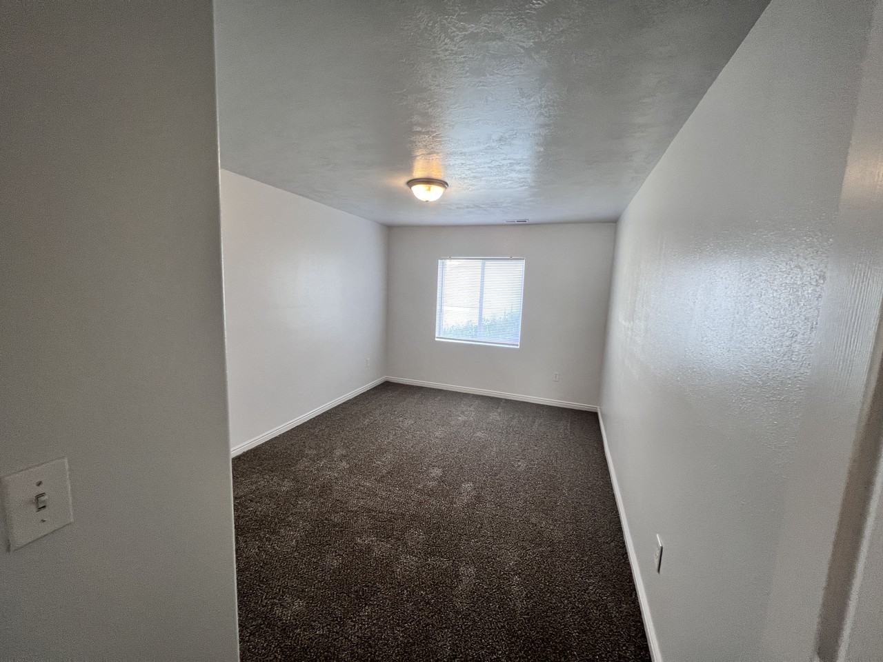 652 Wn - Photo 3 of 3