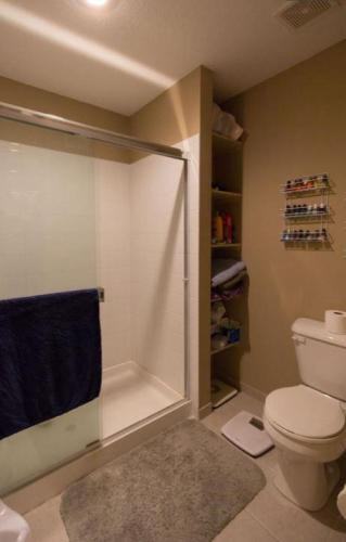 7426 Walmer St - Photo 2 of 2