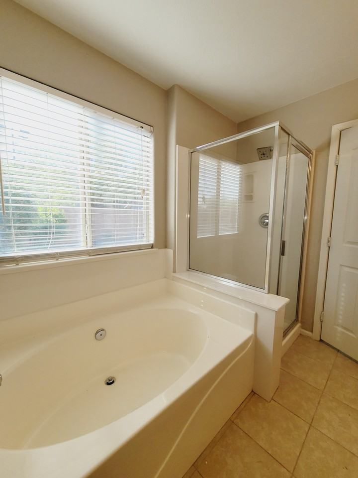 776 E Cowboy Cove Trl - Photo 3 of 5