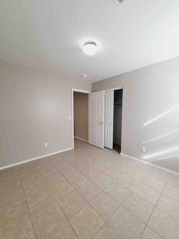776 E Cowboy Cove Trl - Photo 4 of 5