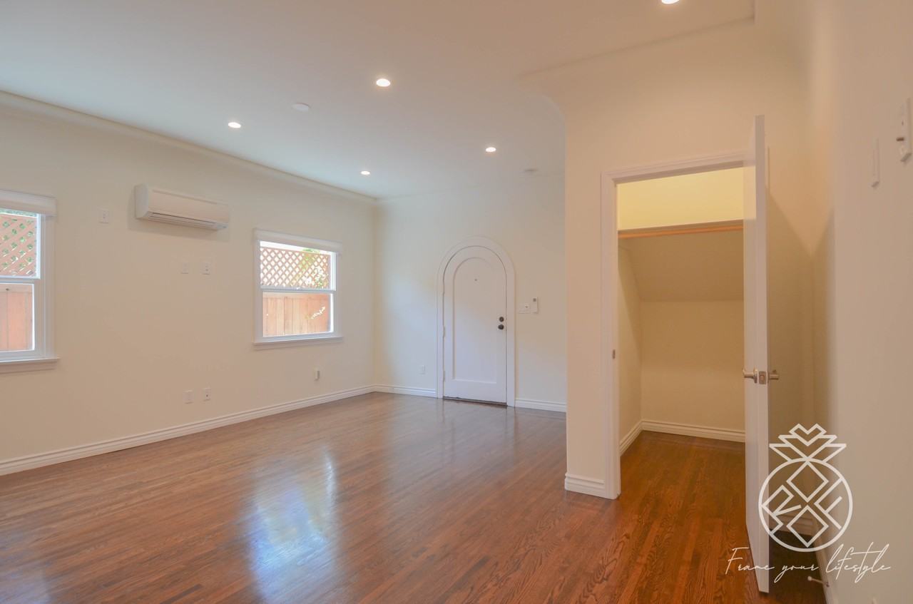 1850 South Redondo Boulevard - Photo 7 of 31