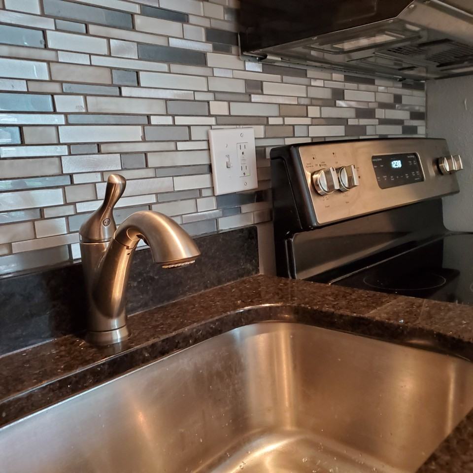 421 College Avenue #305 - Photo 3 of 12