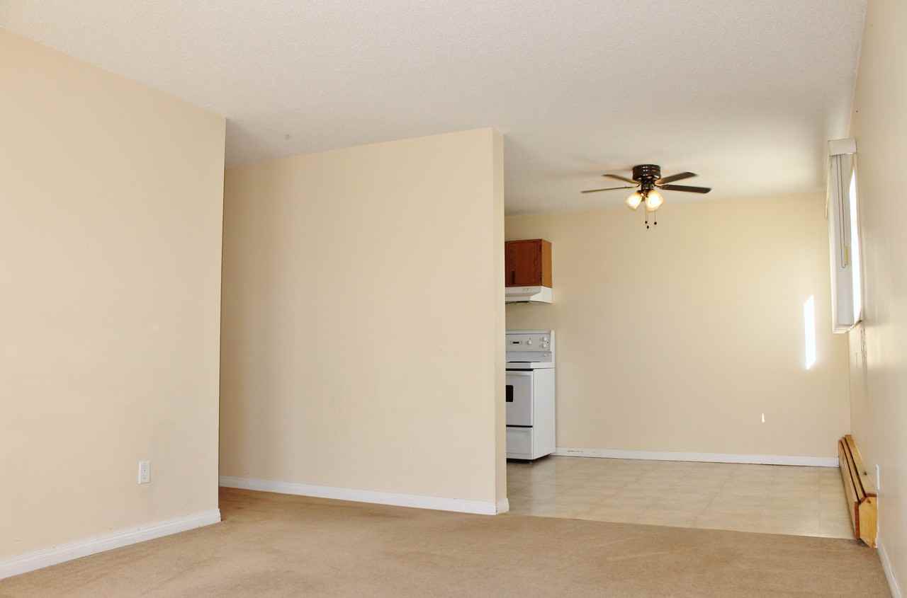 Crestview Manor - Photo 2 of 8