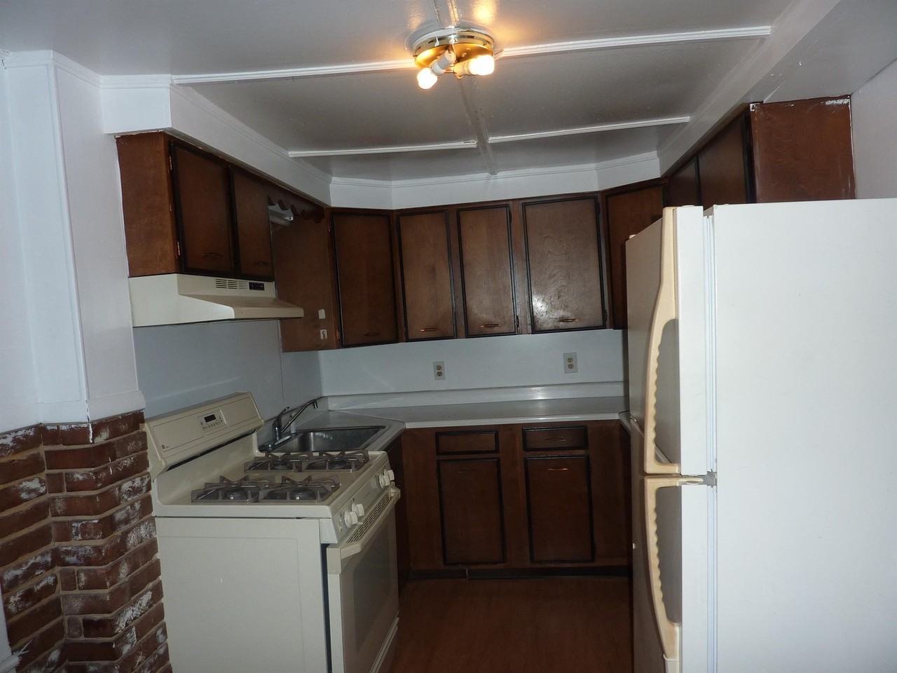 241 W Jackson St #1 - Photo 3 of 14