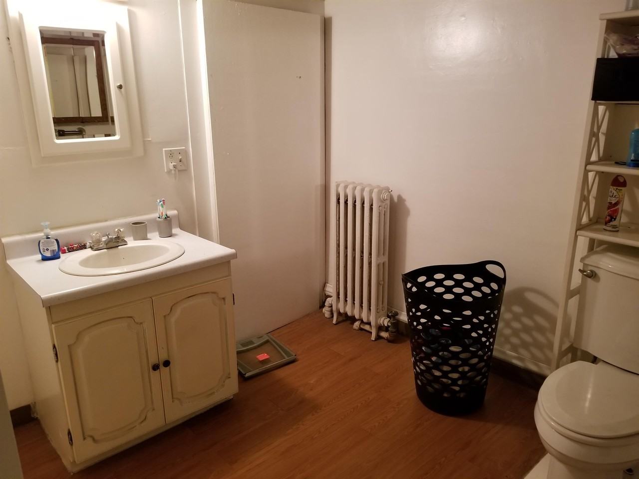 241 W Jackson St #1 - Photo 5 of 14