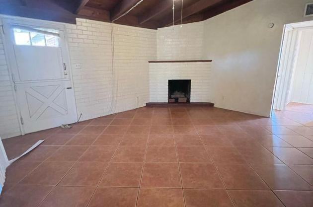 351 East Smoot Place - Photo 2 of 5