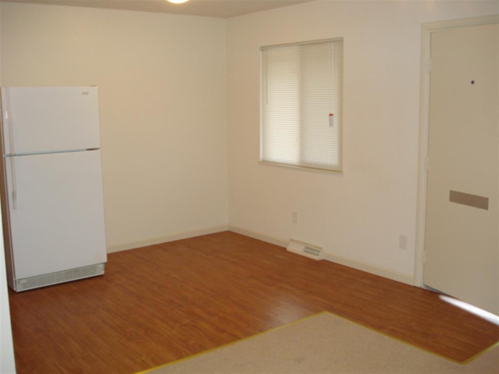 1955 South Reynolds Road - Photo 4 of 11