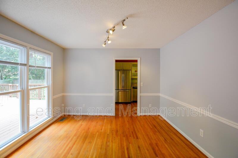 2156 Forest Lakes Blvd - Photo 4 of 24