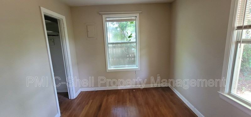 216 Marine Dr - Photo 4 of 9