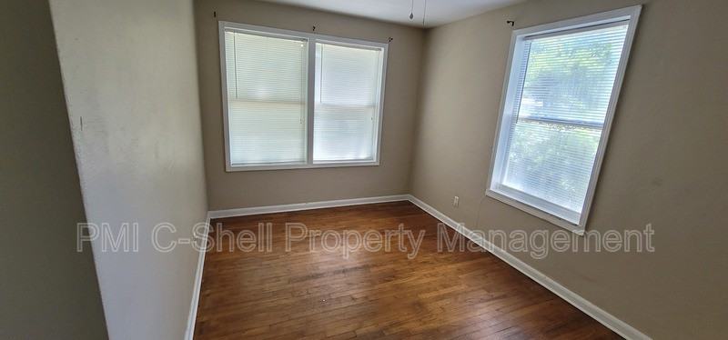216 Marine Dr - Photo 5 of 9