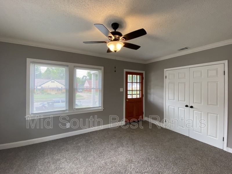 2939 S Radford Rd - Photo 2 of 6