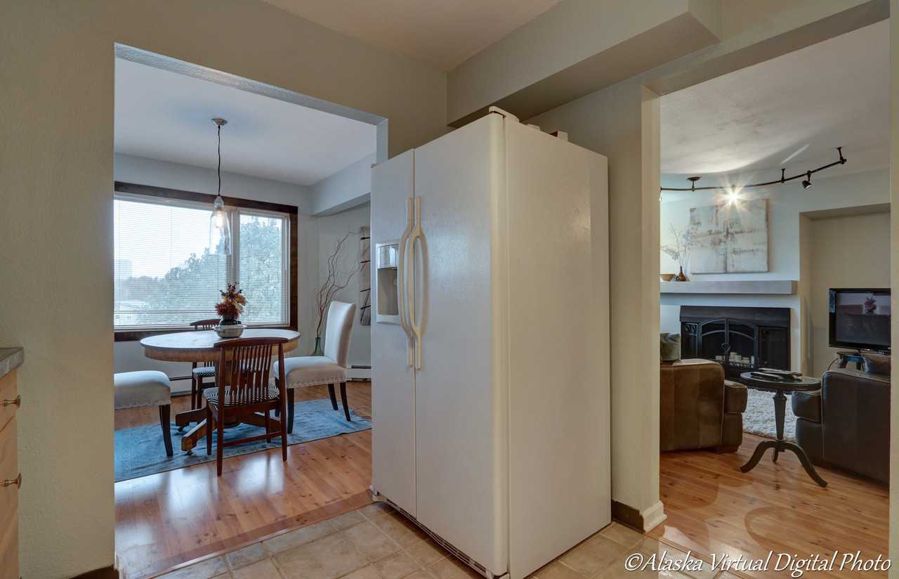 221 West 22nd Avenue - Photo 6 of 18