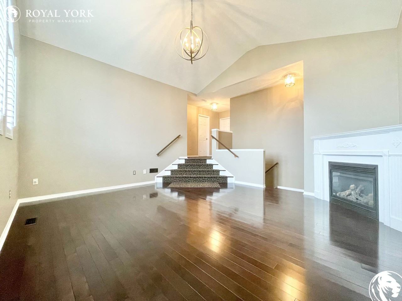 1020 Mccuaig Dr - Photo 2 of 37