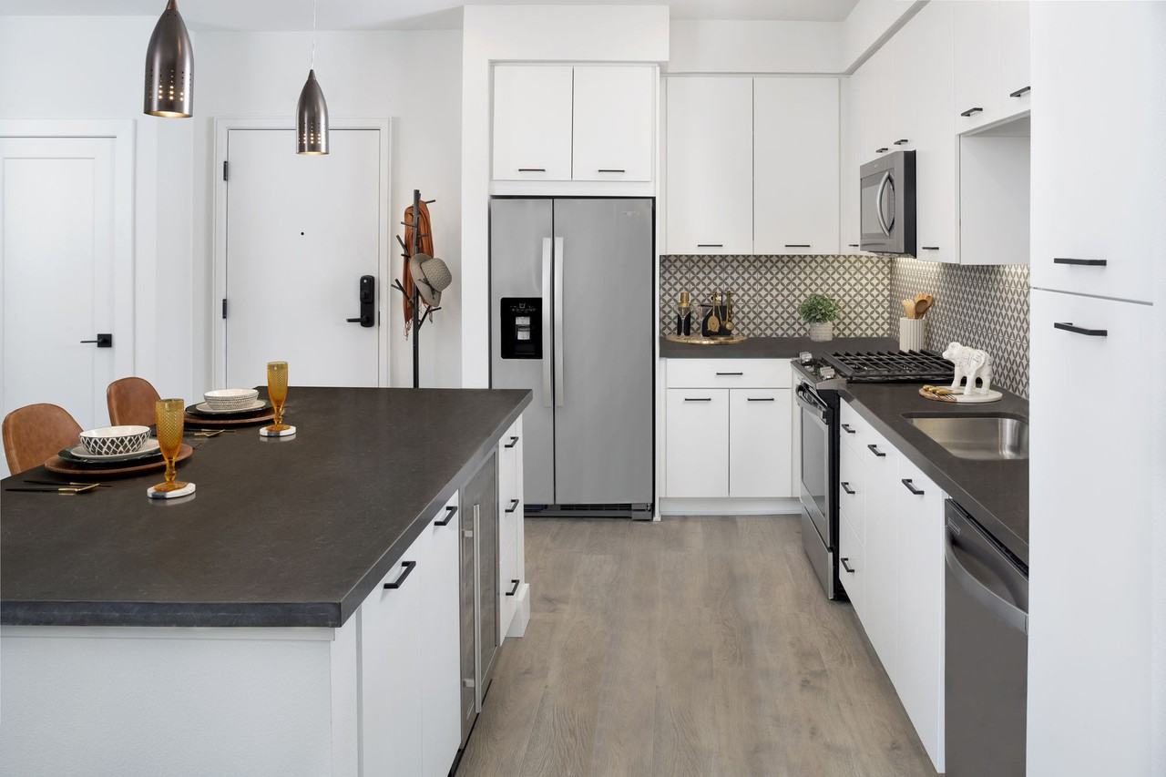 Camden Hillcrest - Photo 3 of 50