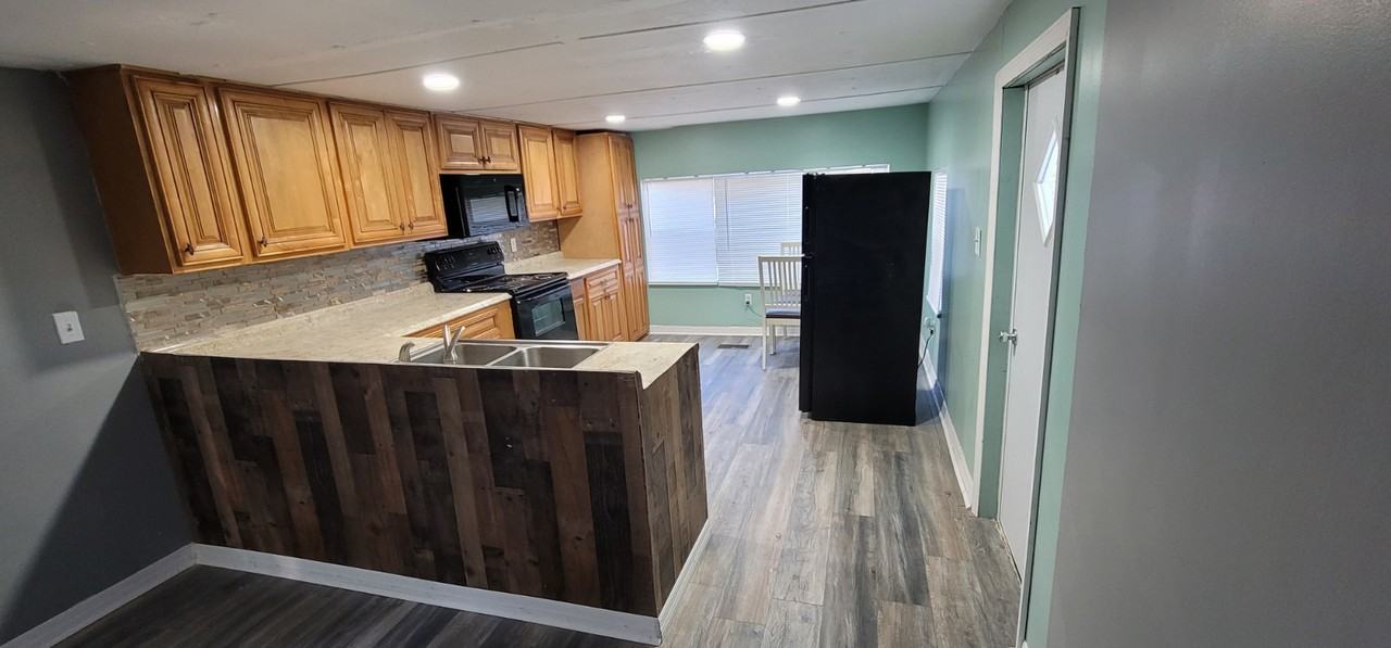 9660 Valerie St #1 - Photo 3 of 12