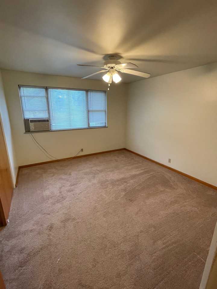 629 N 1st St #W7 - Photo 2 of 16