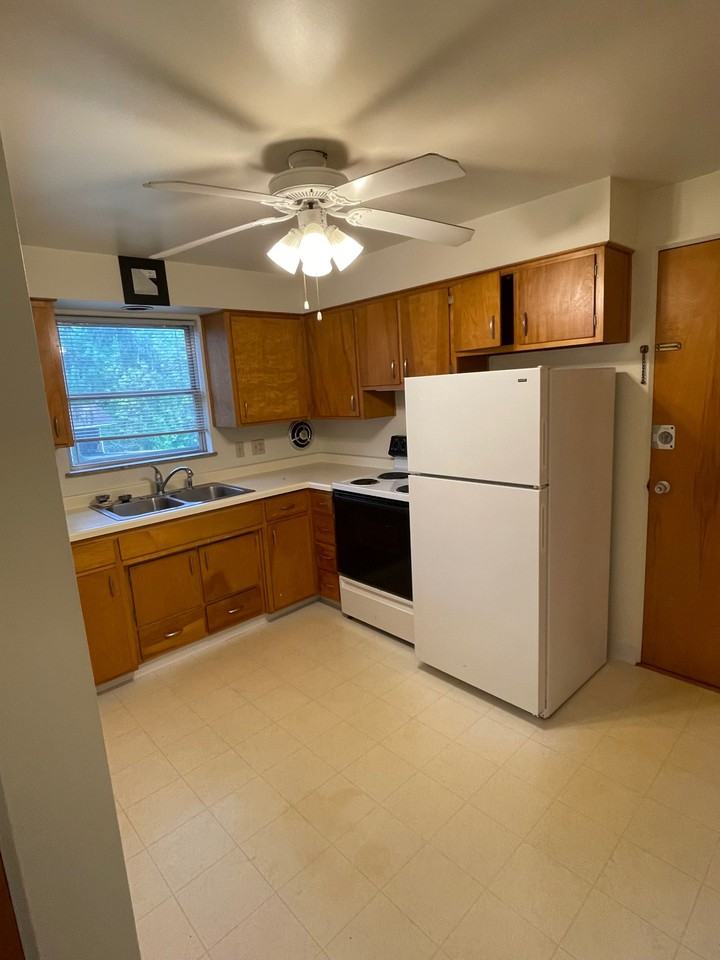 629 N 1st St #W7 - Photo 3 of 16