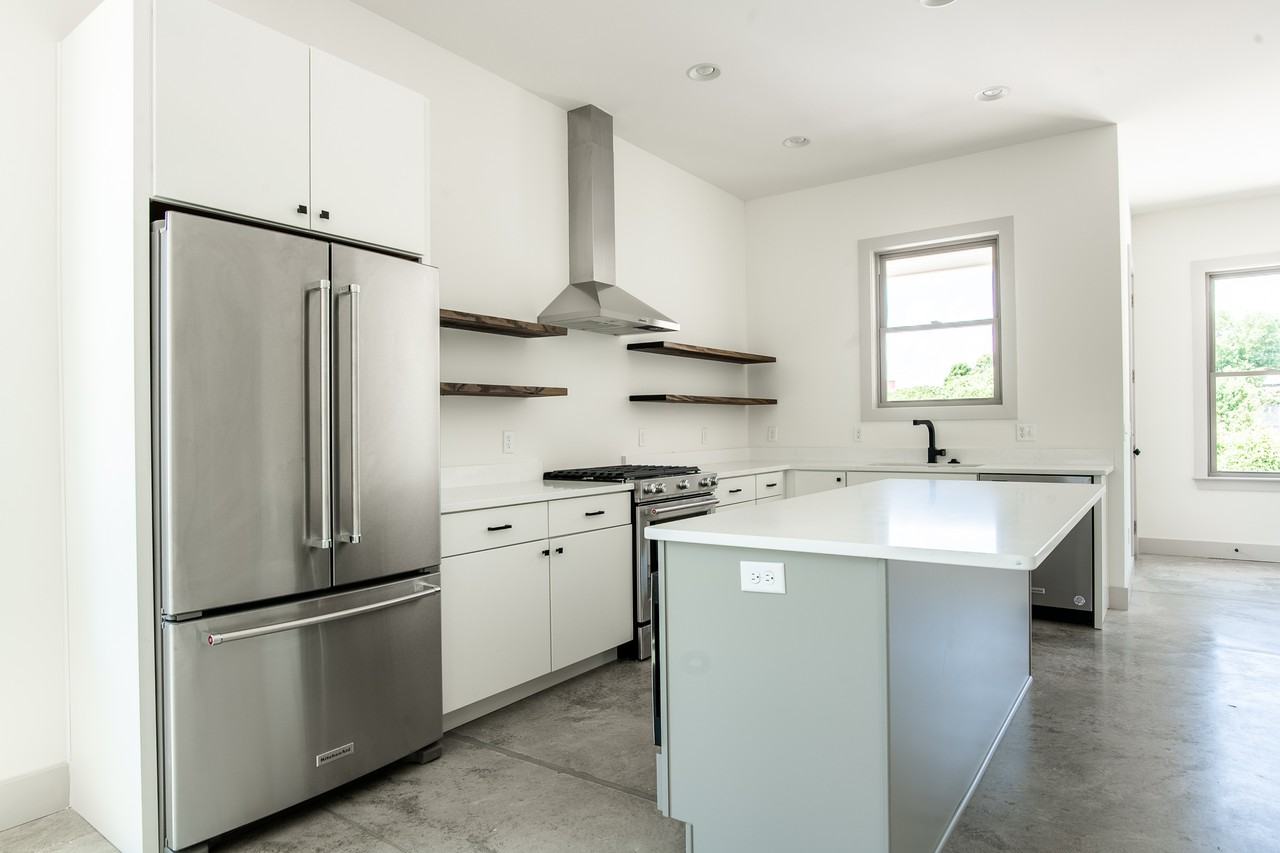 109 Stringer St #101 - Photo 5 of 39