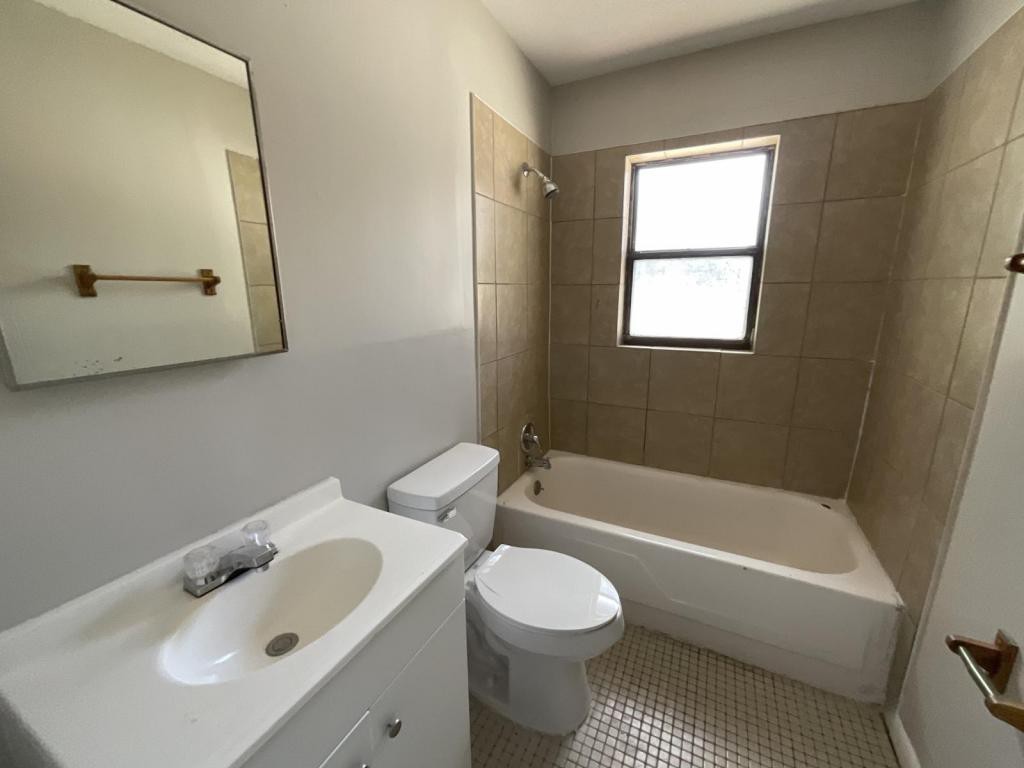 4526 Balboa Dr - Photo 4 of 8