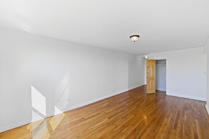 5021 39th Pl #4B - Photo 2 of 8