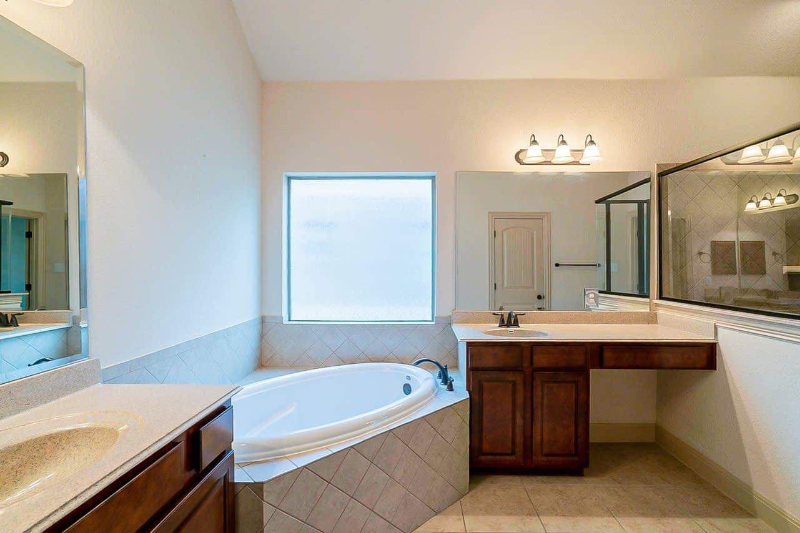2729 Madelena Ct - Photo 2 of 5