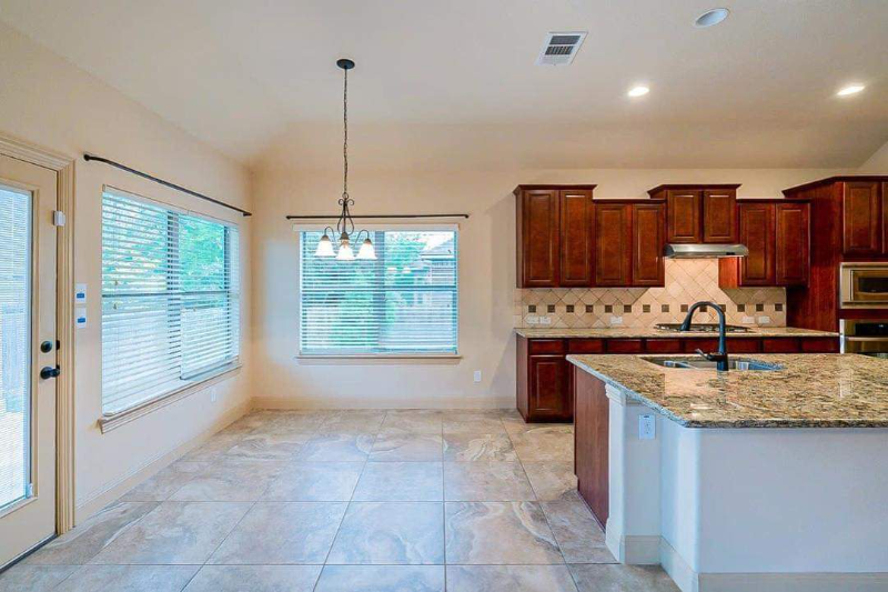 2729 Madelena Ct - Photo 3 of 5